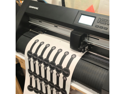  На цифровій дільниці інстальовано ріжучий плотер Graphtec 8000